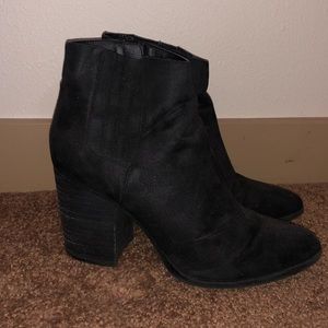 STEVE MADDEN BLACK BOOTIES